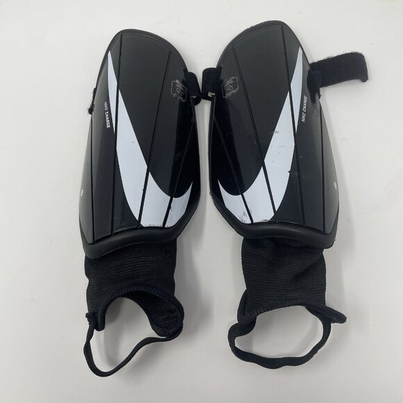 Nike‎ Charge Shin Guards Black White M 5' 3" -5' 7" SP2164 - Picture 1 of 2